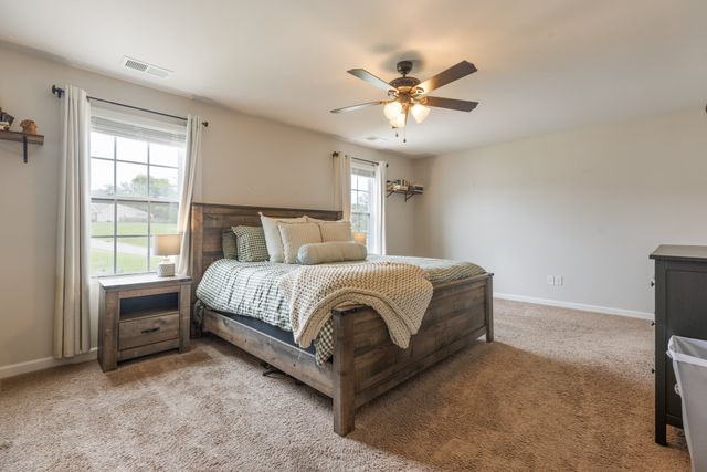 905 Aberdeen Ct, Columbia, TN 38401