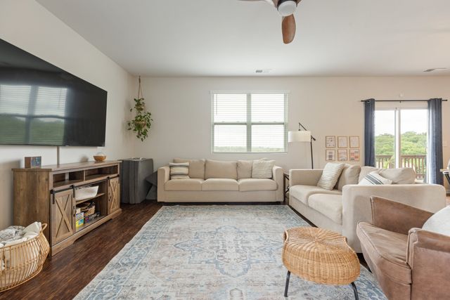 905 Aberdeen Ct, Columbia, TN 38401