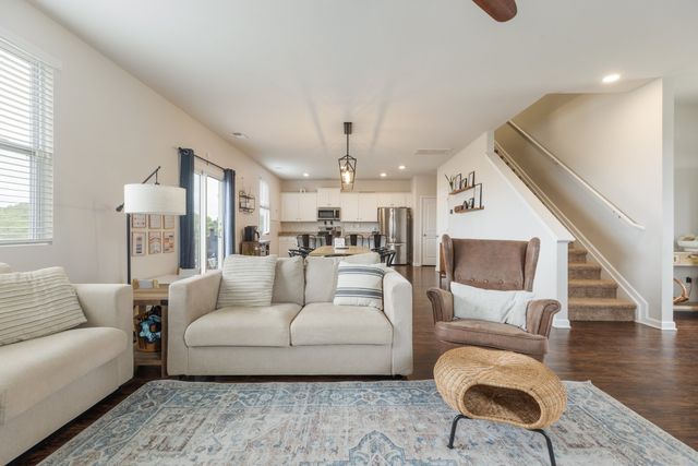 905 Aberdeen Ct, Columbia, TN 38401