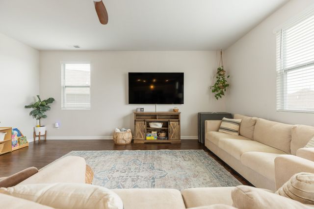 905 Aberdeen Ct, Columbia, TN 38401