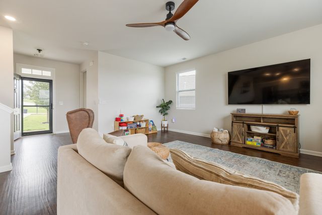 905 Aberdeen Ct, Columbia, TN 38401