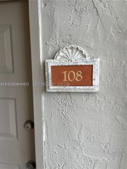 8225 Lake Dr 108, Doral, FL 33166