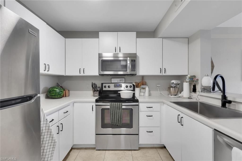 8304 Key Royal CIR 1723, NAPLES, FL 34119 — photo 4