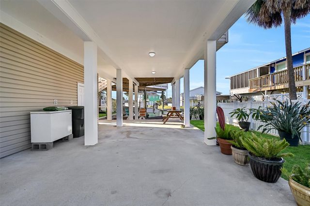 21928 Lampasas Drive, Galveston, TX 77554