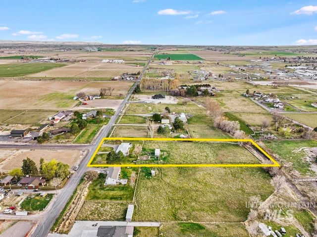 3985 N 2300 E, Filer, ID 83328