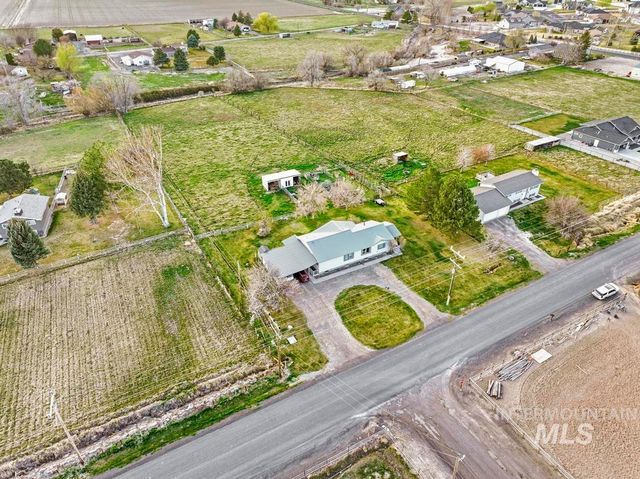 3985 N 2300 E, Filer, ID 83328