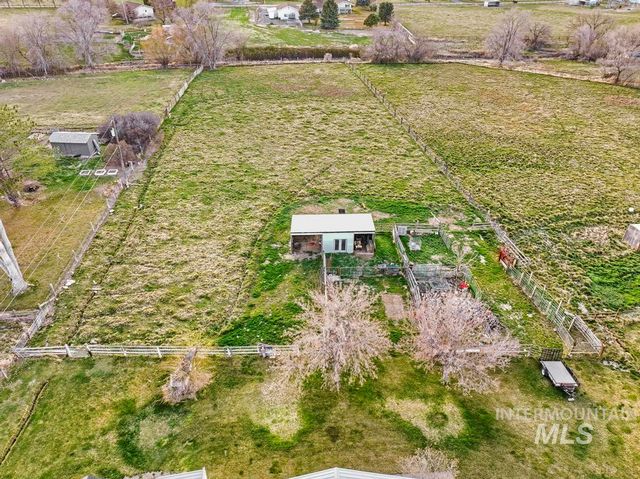 3985 N 2300 E, Filer, ID 83328