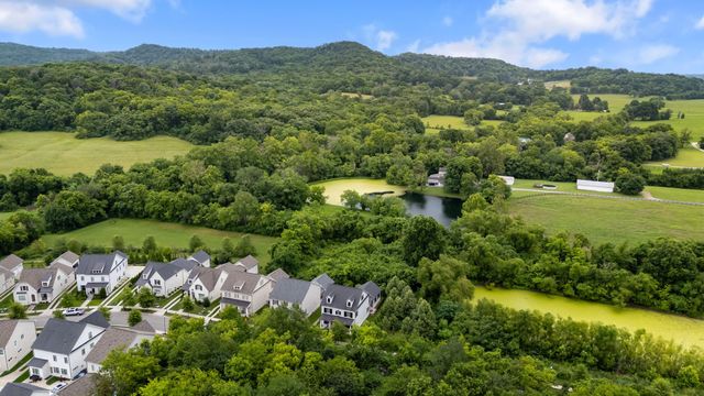 2060 Bushnell Farm Dr, Franklin, TN 37064