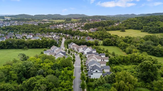2060 Bushnell Farm Dr, Franklin, TN 37064