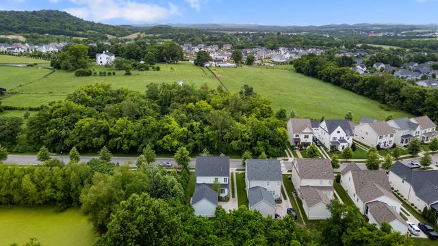 2060 Bushnell Farm Dr, Franklin, TN 37064