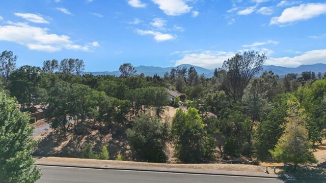 11632 Ridgewood Road, Redding, CA 96003