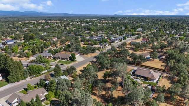 11632 Ridgewood Road, Redding, CA 96003