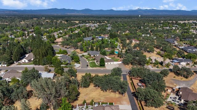 11632 Ridgewood Road, Redding, CA 96003