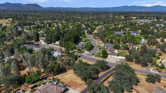11632 Ridgewood Road, Redding, CA 96003