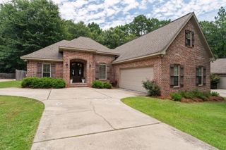 13 Stone Dr., Hattiesburg, MS 39402