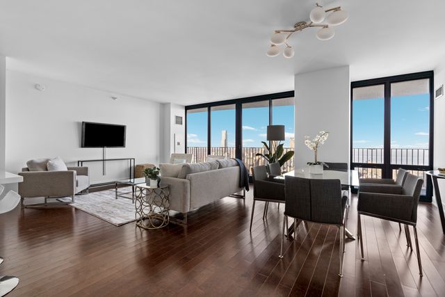 225 N Columbus Drive 6204, Chicago, IL 60601