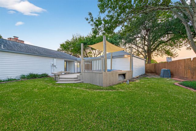 12210 Waldemar Drive, Houston, TX 77077