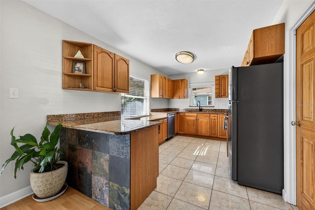 233 NW MADISON CIRCLE N, St Petersburg, FL 33702