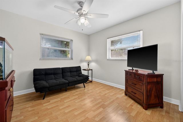 233 NW MADISON CIRCLE N, St Petersburg, FL 33702