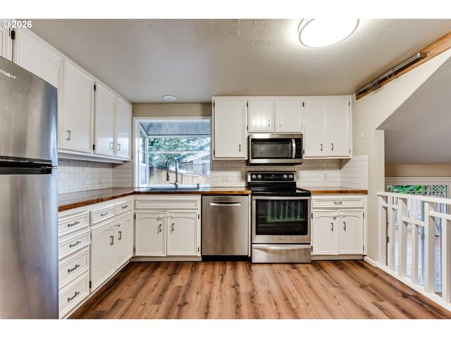 2665 E WILSHIRE Dr, Eugene, OR 97405