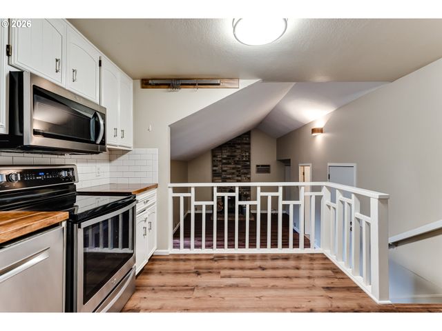 2665 E WILSHIRE Dr, Eugene, OR 97405