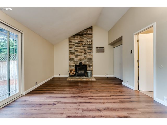 2665 E WILSHIRE Dr, Eugene, OR 97405