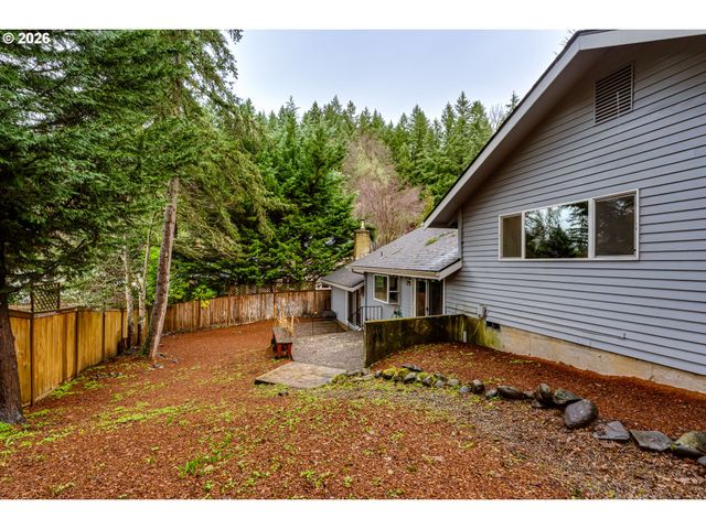 2665 E WILSHIRE Dr, Eugene, OR 97405