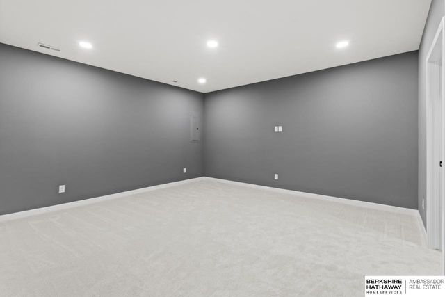 14810 Willow Street, Bennington, NE 68007