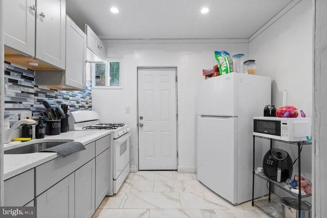 3014 RAYNER AVE, Baltimore, MD 21216