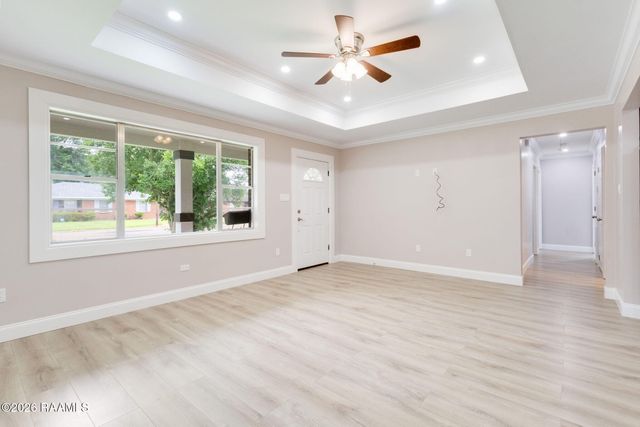 215 Hibiscus Street, Opelousas, LA 70570