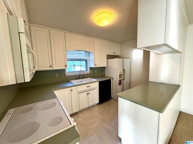 608 MEADOW PLACE, Gardendale, AL 35071