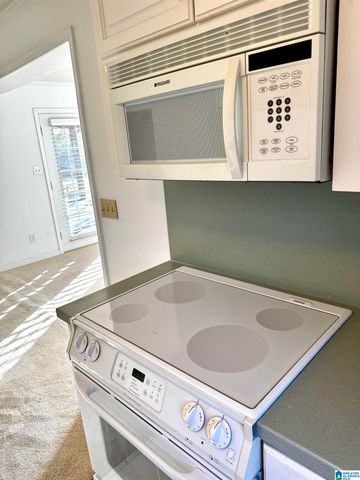 608 MEADOW PLACE, Gardendale, AL 35071