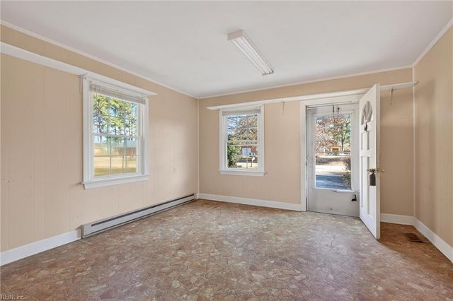 207 Beechwood DR, Suffolk, VA 23434