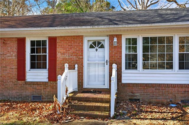 207 Beechwood DR, Suffolk, VA 23434