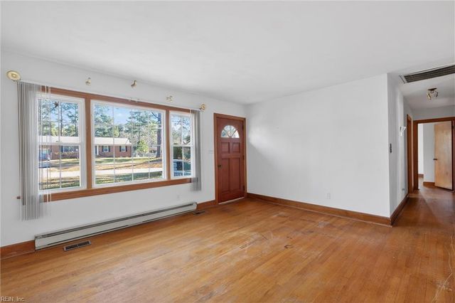 207 Beechwood DR, Suffolk, VA 23434