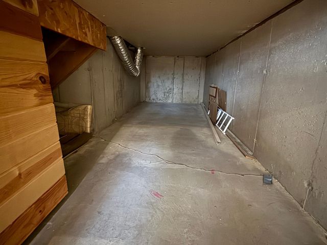 565 Skillman Avenue E, Maplewood, MN 55117