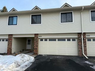 565 Skillman Avenue E, Maplewood, MN 55117