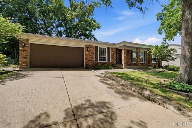 5615 Wieland Drive, St Louis, MO 63128