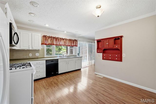 5615 Wieland Drive, St Louis, MO 63128