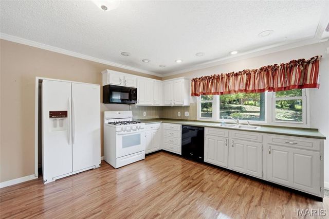 5615 Wieland Drive, St Louis, MO 63128
