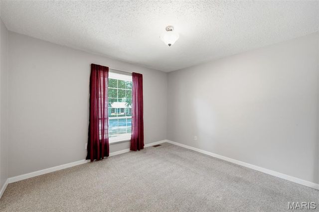 5615 Wieland Drive, St Louis, MO 63128