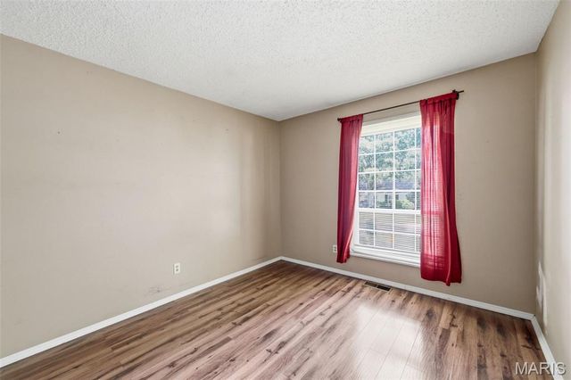 5615 Wieland Drive, St Louis, MO 63128
