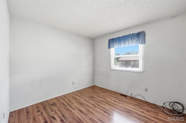 5615 Wieland Drive, St Louis, MO 63128