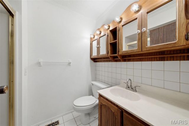 5615 Wieland Drive, St Louis, MO 63128