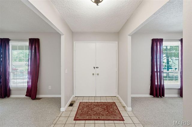 5615 Wieland Drive, St Louis, MO 63128