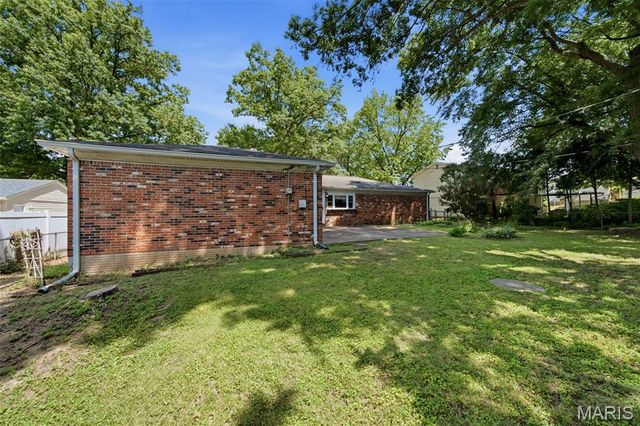 5615 Wieland Drive, St Louis, MO 63128