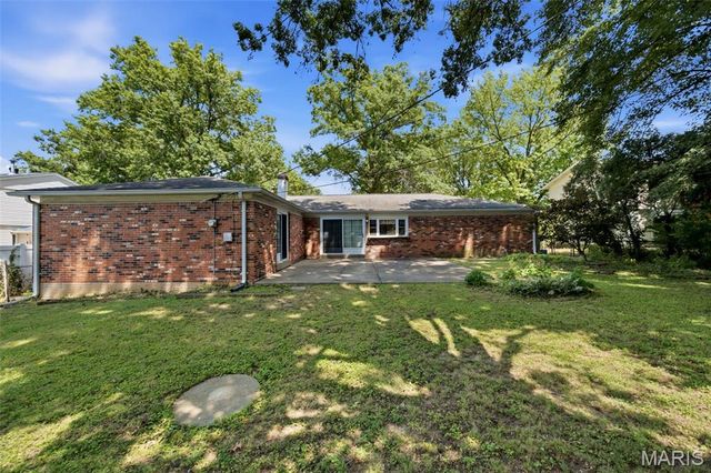 5615 Wieland Drive, St Louis, MO 63128