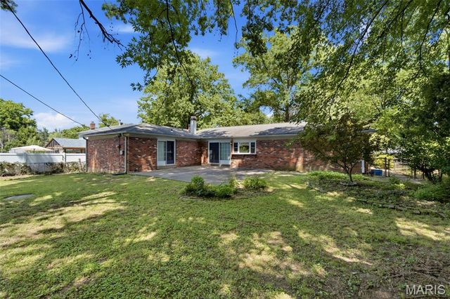 5615 Wieland Drive, St Louis, MO 63128