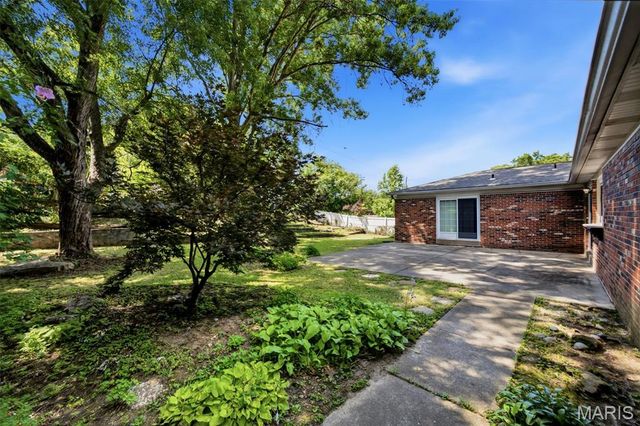 5615 Wieland Drive, St Louis, MO 63128