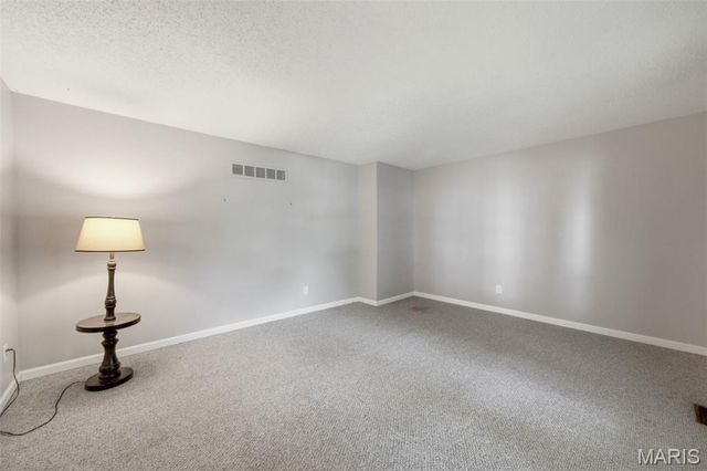 5615 Wieland Drive, St Louis, MO 63128